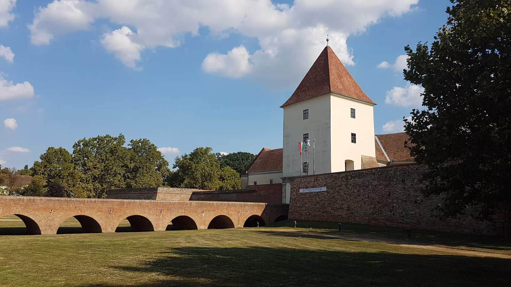 Hotels.com, Sárvár